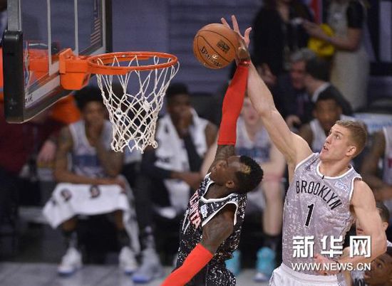 每年吸引了 每年吸引了